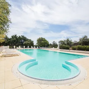 3* Apartahotel White